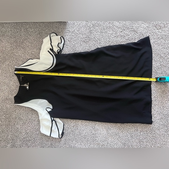 NWT BCBGMAXAZRIA NORAH  B/W COLD SHOULDER RUFFLE SLEEVES SHIFT DRESS SIZE L $228 - Picture 6 of 9